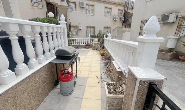 Venta - Casa -
Algorfa