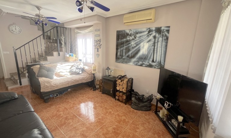 Venta - Casa -
Algorfa