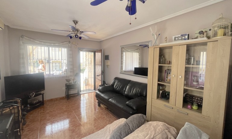 Venta - Casa -
Algorfa