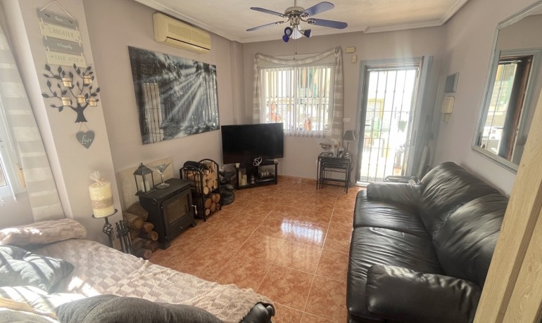 Venta - Casa -
Algorfa