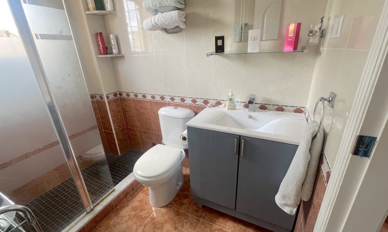 Venta - Casa -
Algorfa