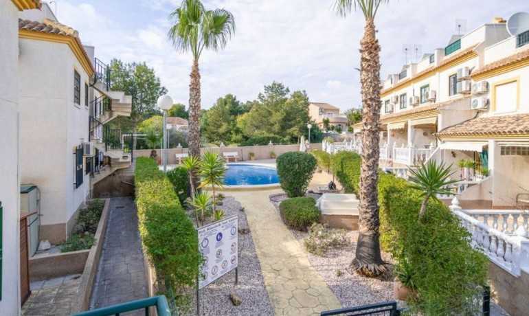 Venta - Casa -
Algorfa