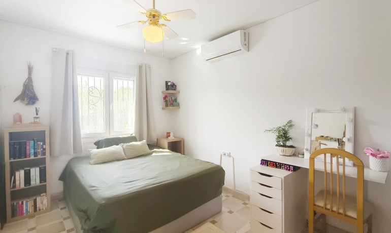 Herverkoop - Huis -
Orihuela Costa* - Villamartín