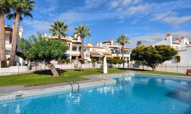 Herverkoop - Huis -
Orihuela Costa* - Villamartín