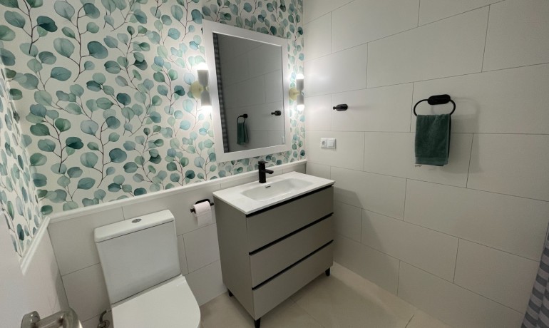 Herverkoop - Huis -
Torrevieja* - Torretas