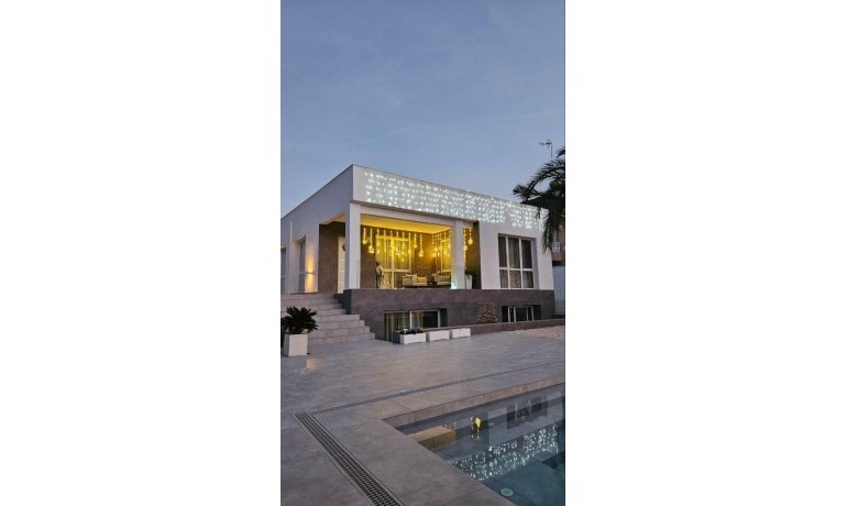 Herverkoop - Villa -
Orihuela* - Orihuela