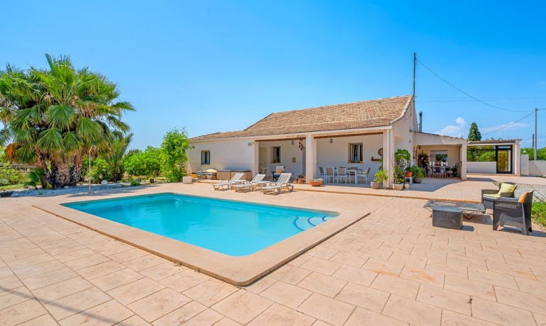 Herverkoop - Finca / Landgoed -
Elche* - Elche/Elx