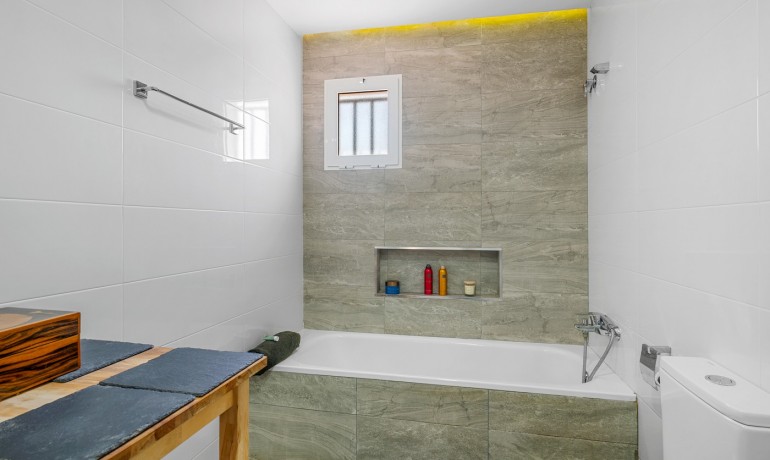 Herverkoop - Finca / Landgoed -
Elche* - Elche/Elx