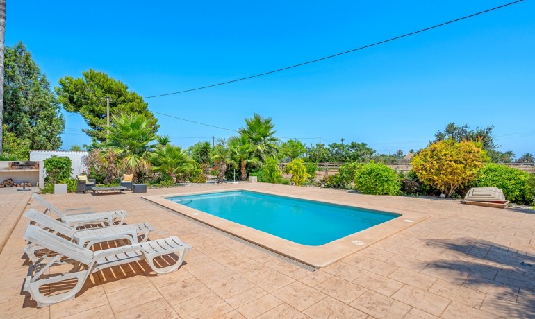 Herverkoop - Finca / Landgoed -
Elche* - Elche/Elx