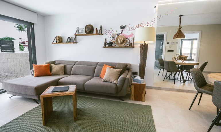 Herverkoop - Appartement / Flat -
Lo Crispin