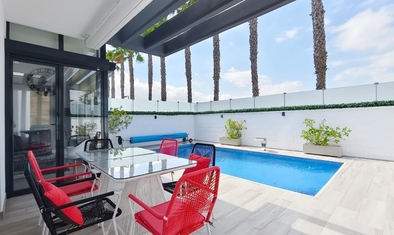 Herverkoop - Villa -
Orihuela Costa* - Lomas de Cabo Roig