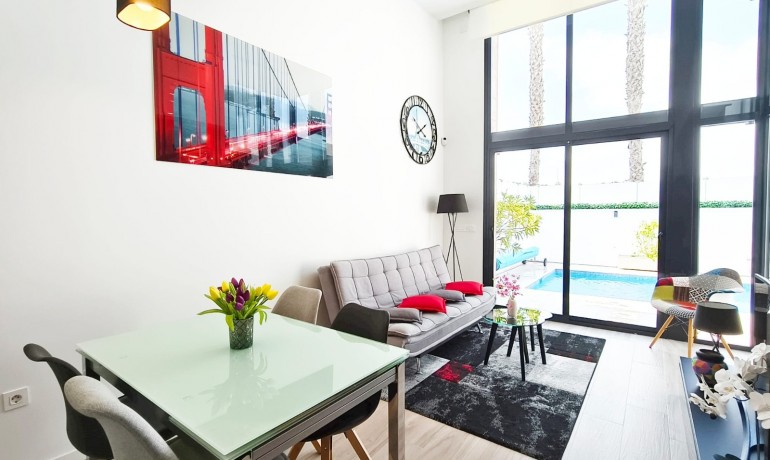 Herverkoop - Villa -
Orihuela Costa* - Lomas de Cabo Roig