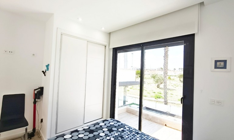 Herverkoop - Villa -
Orihuela Costa* - Lomas de Cabo Roig