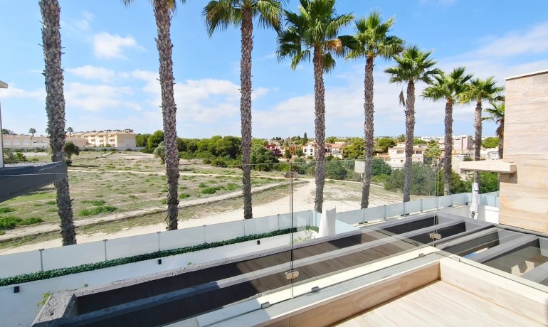 Herverkoop - Villa -
Orihuela Costa* - Lomas de Cabo Roig
