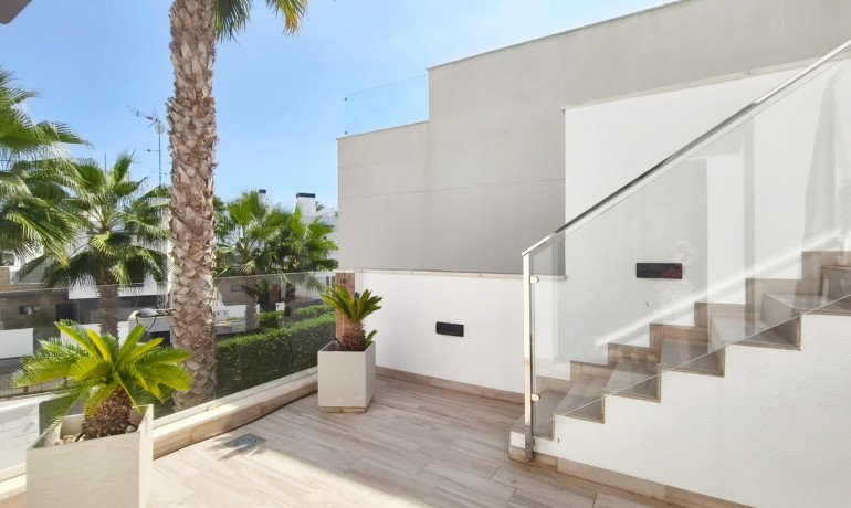 Herverkoop - Villa -
Orihuela Costa* - Lomas de Cabo Roig