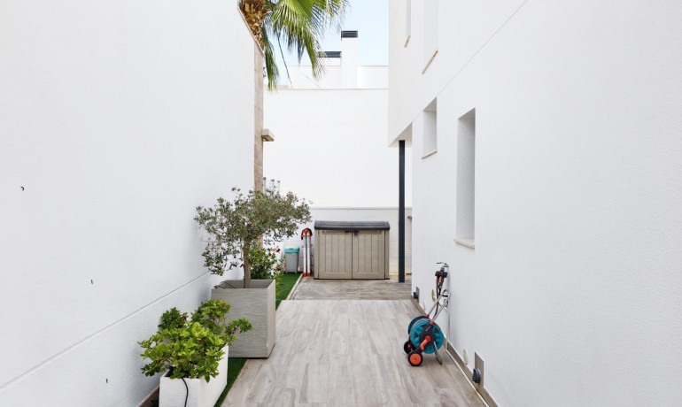 Herverkoop - Villa -
Orihuela Costa* - Lomas de Cabo Roig