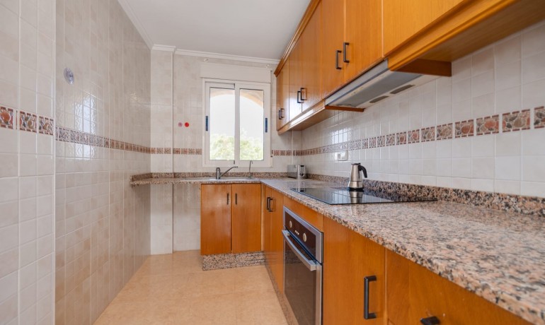 Venta - Apartamento / piso -
Jacarilla