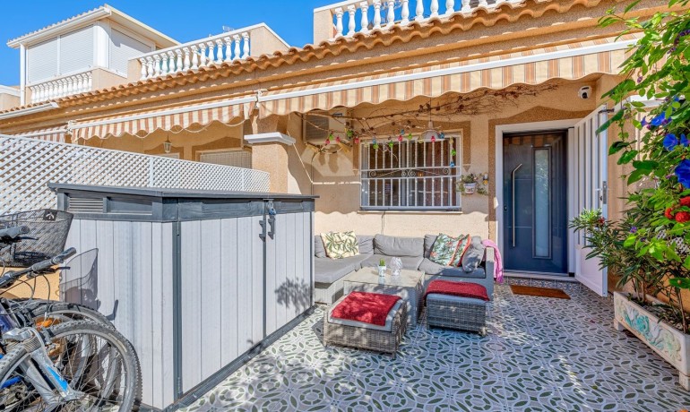 Venta - Casa -
Los Alcázares