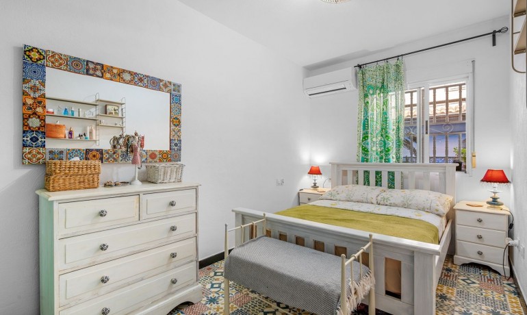 Venta - Casa -
Los Alcázares