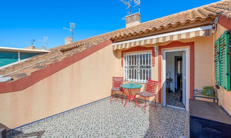 Venta - Casa -
Los Alcázares