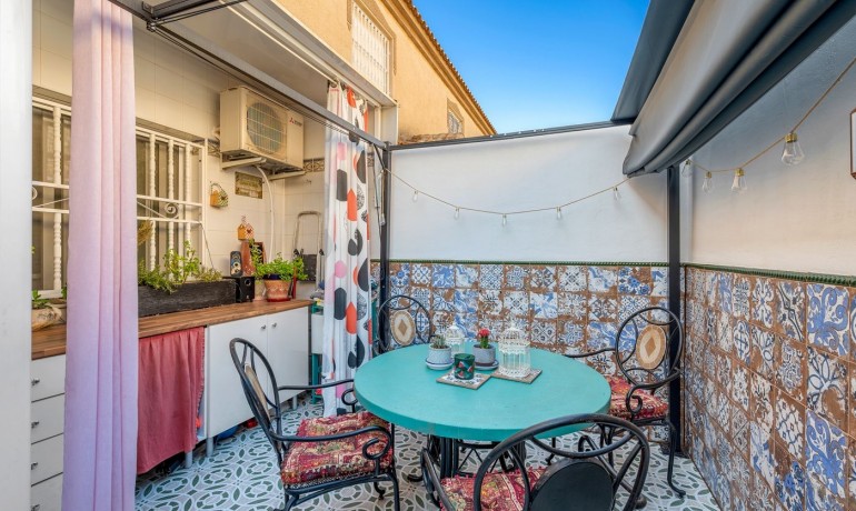 Venta - Casa -
Los Alcázares