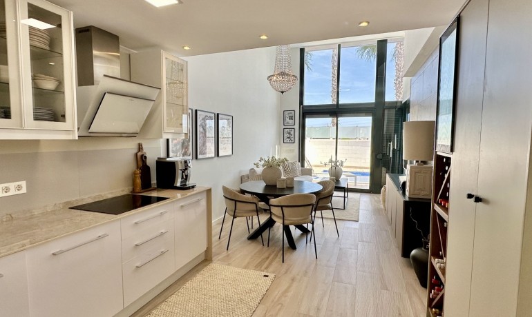 Herverkoop - Villa -
Orihuela Costa* - Lomas de Cabo Roig*