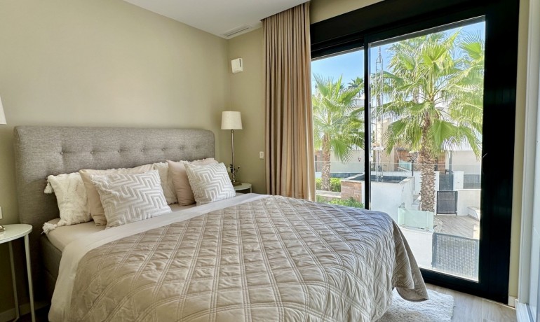 Herverkoop - Villa -
Orihuela Costa* - Lomas de Cabo Roig*