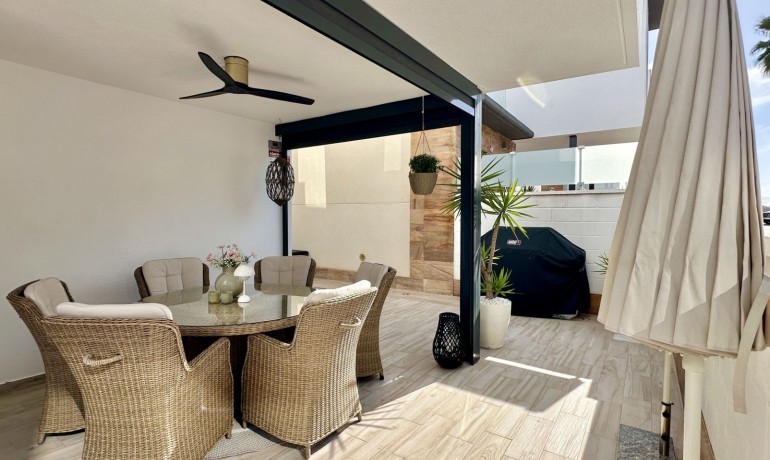 Herverkoop - Villa -
Orihuela Costa* - Lomas de Cabo Roig*