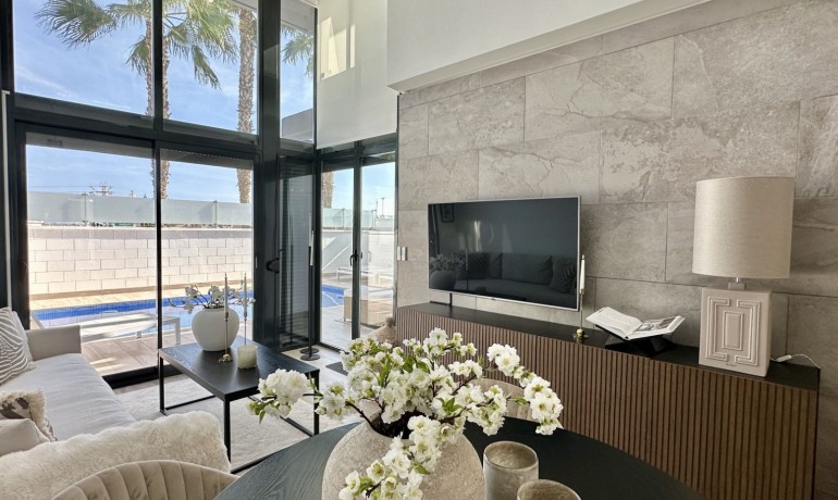 Herverkoop - Villa -
Orihuela Costa* - Lomas de Cabo Roig*