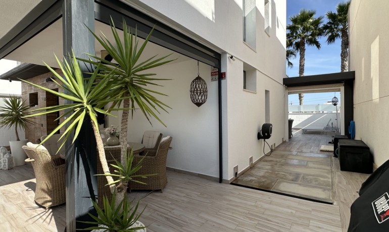 Herverkoop - Villa -
Orihuela Costa* - Lomas de Cabo Roig*