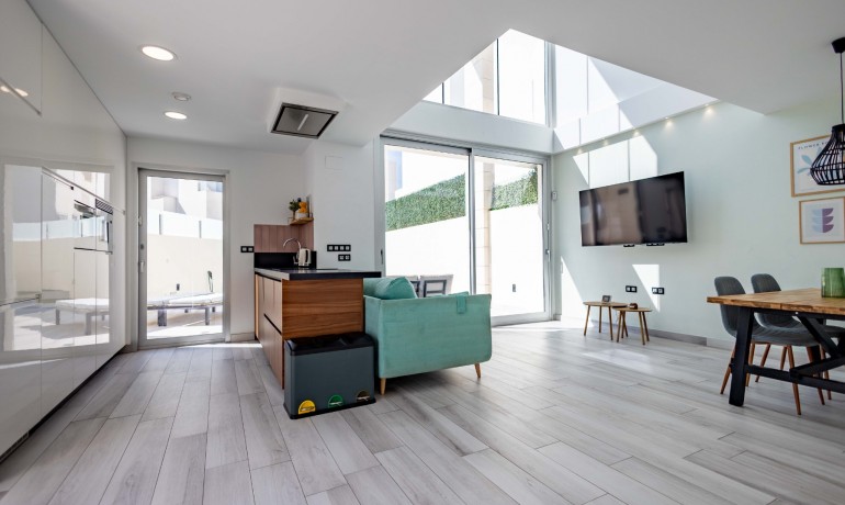 Herverkoop - Villa -
Orihuela Costa* - Lomas de Cabo Roig