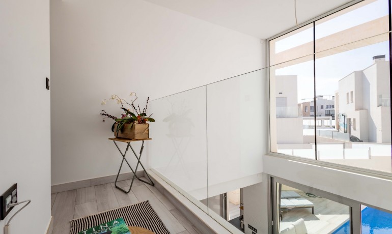 Herverkoop - Villa -
Orihuela Costa* - Lomas de Cabo Roig