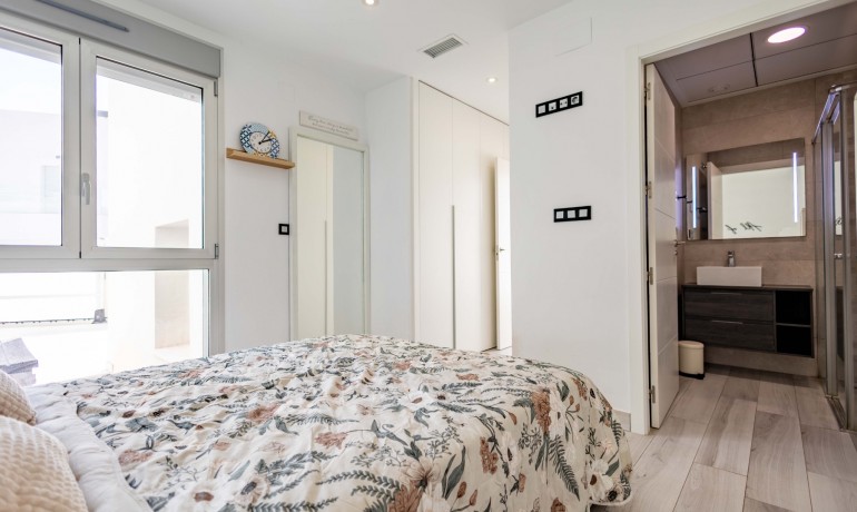 Herverkoop - Villa -
Orihuela Costa* - Lomas de Cabo Roig