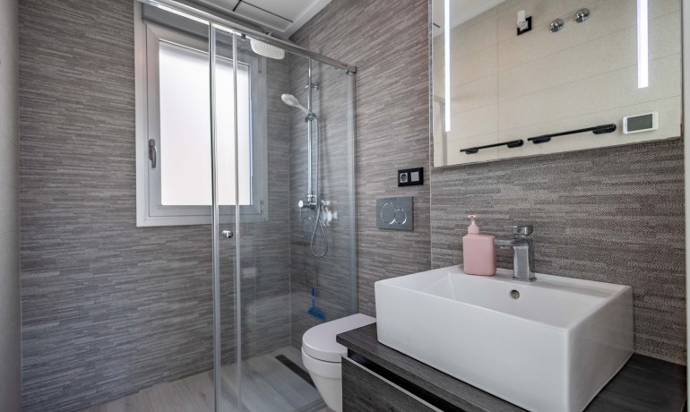 Herverkoop - Villa -
Orihuela Costa* - Lomas de Cabo Roig