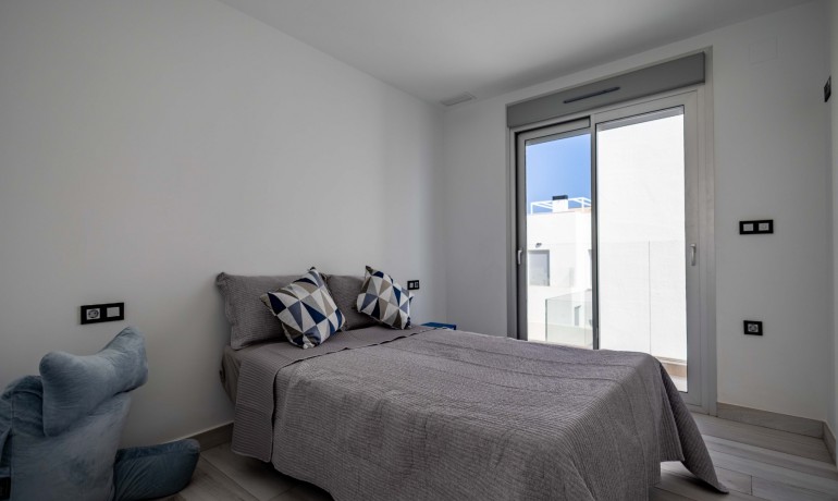 Herverkoop - Villa -
Orihuela Costa* - Lomas de Cabo Roig