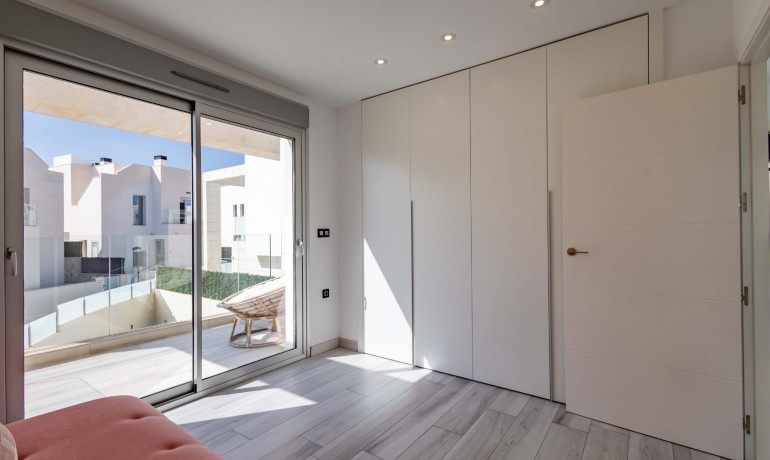 Herverkoop - Villa -
Orihuela Costa* - Lomas de Cabo Roig