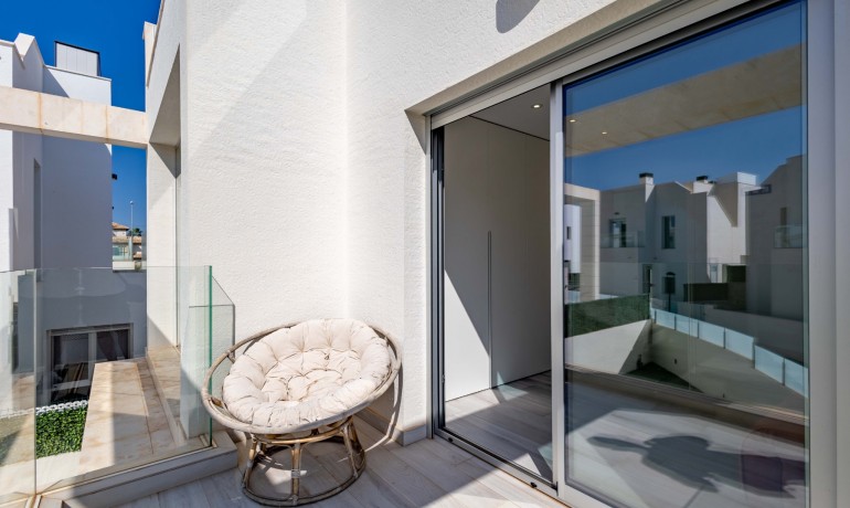 Herverkoop - Villa -
Orihuela Costa* - Lomas de Cabo Roig