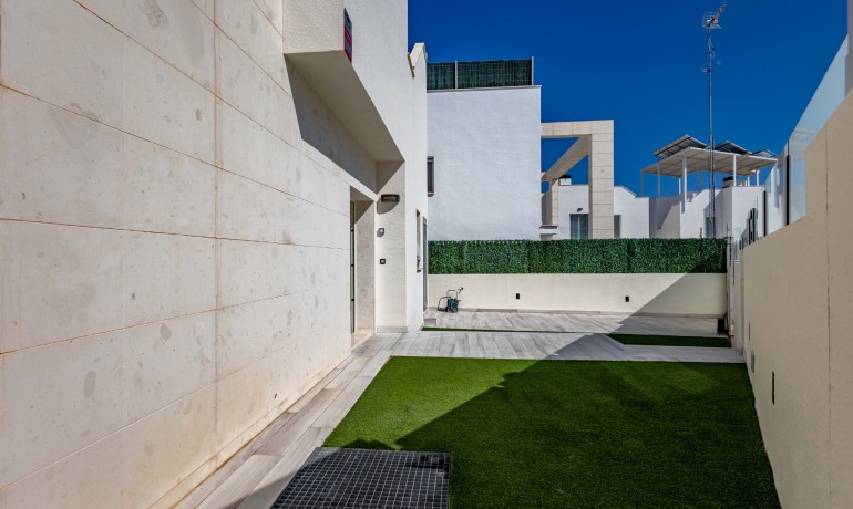 Herverkoop - Villa -
Orihuela Costa* - Lomas de Cabo Roig