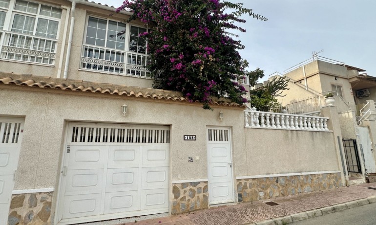 Venta - Casa -
Orihuela Costa - Los Altos
