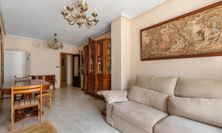 Herverkoop - Appartement / Flat -
Torrevieja* - Estacion de autobuses