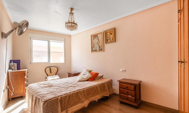 Herverkoop - Appartement / Flat -
Torrevieja* - Estacion de autobuses