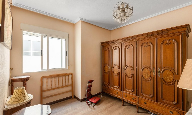 Herverkoop - Appartement / Flat -
Torrevieja* - Estacion de autobuses