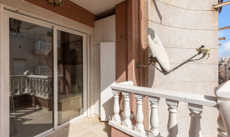 Herverkoop - Appartement / Flat -
Torrevieja* - Estacion de autobuses