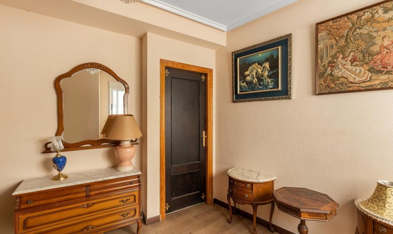 Herverkoop - Appartement / Flat -
Torrevieja* - Estacion de autobuses