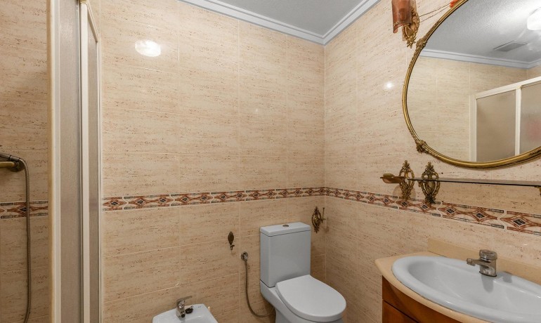 Herverkoop - Appartement / Flat -
Torrevieja* - Estacion de autobuses