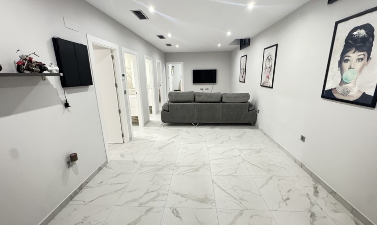 Venta - Villa -
Villamartin