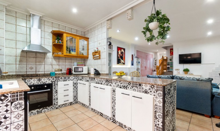 Herverkoop - Huis -
Rojales - Rojales - Village