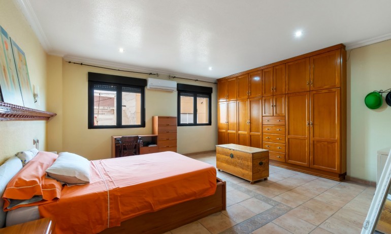 Herverkoop - Huis -
Rojales - Rojales - Village