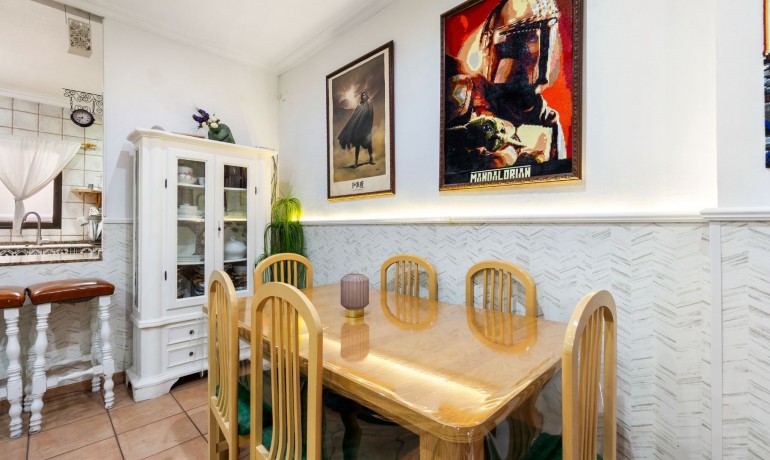 Herverkoop - Huis -
Rojales - Rojales - Village