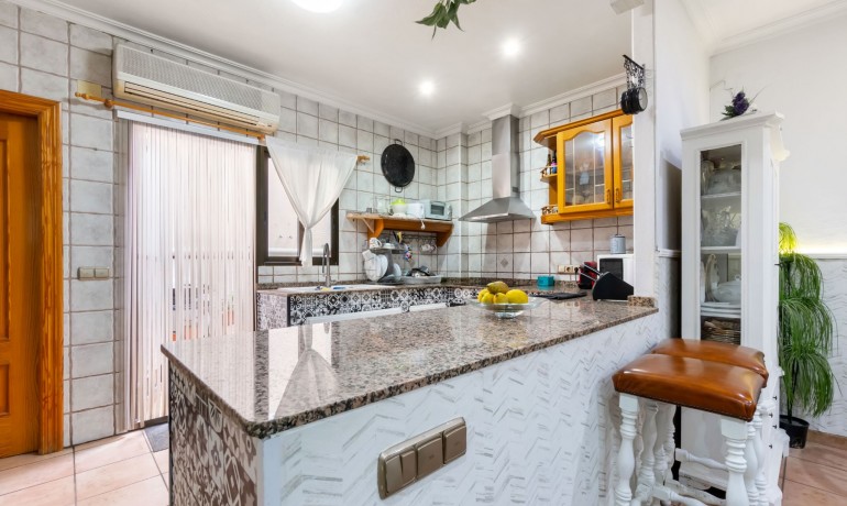 Herverkoop - Huis -
Rojales - Rojales - Village